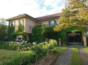 Beautiful 2 story Manor close to beach and all